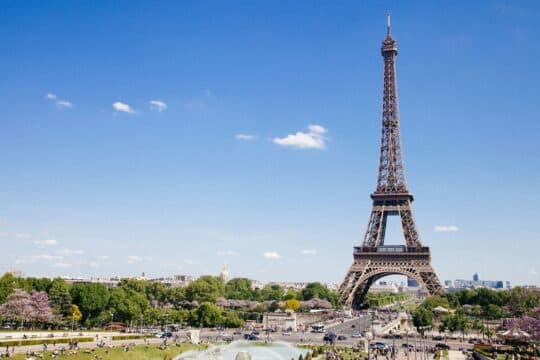 Dashuri në Paris: Udhëzuesi i përkryer për romancë