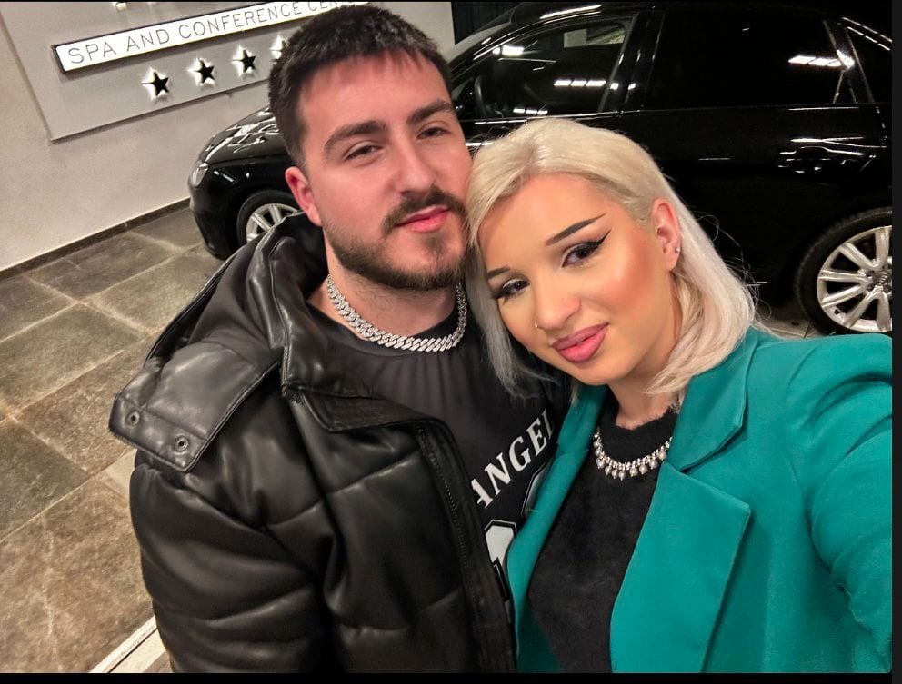 Rifat und Ela zusammen