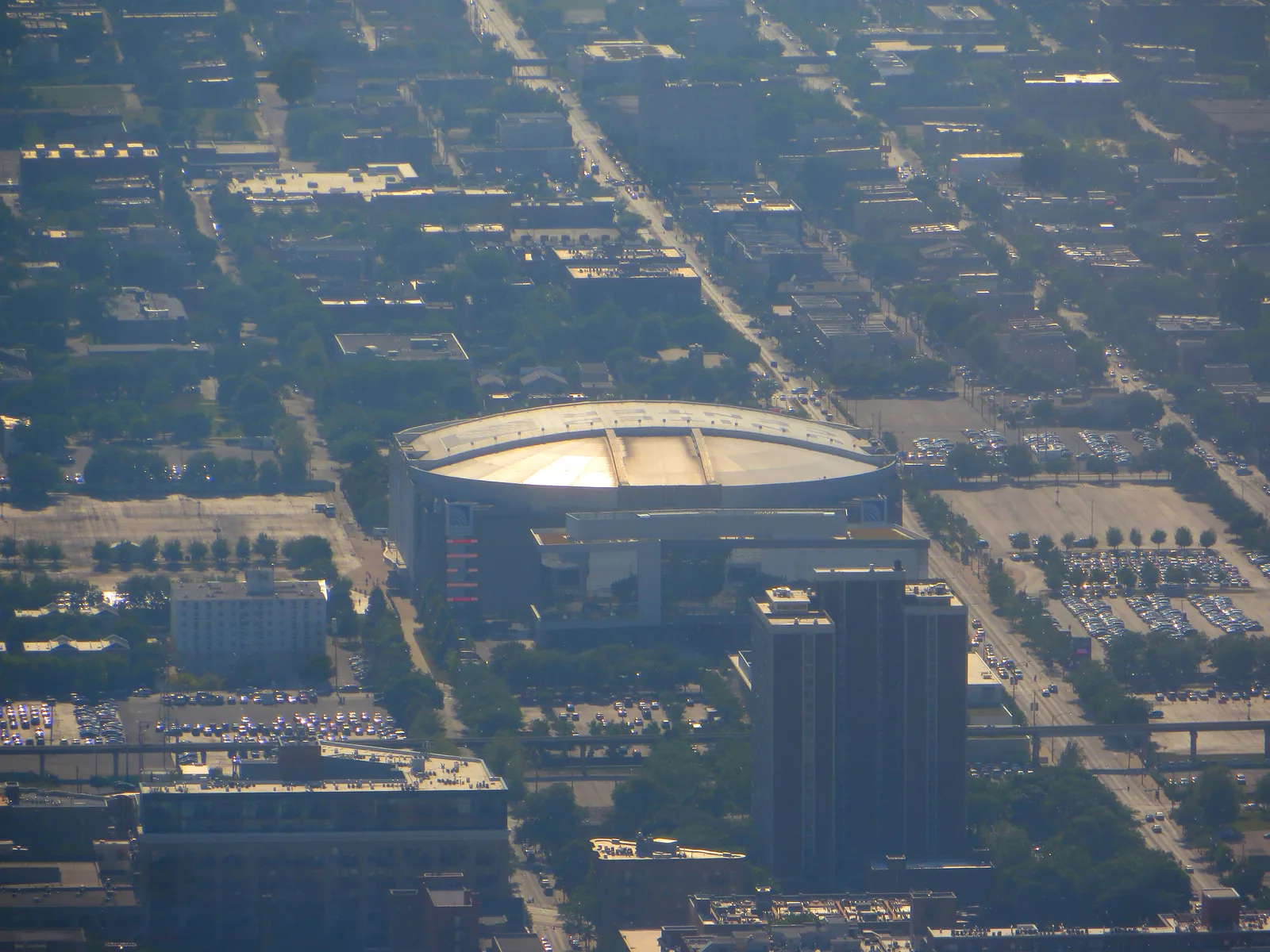 Aerial view of the United Center in Chicago, venue of Albanian American Community Night on 1 April 2026