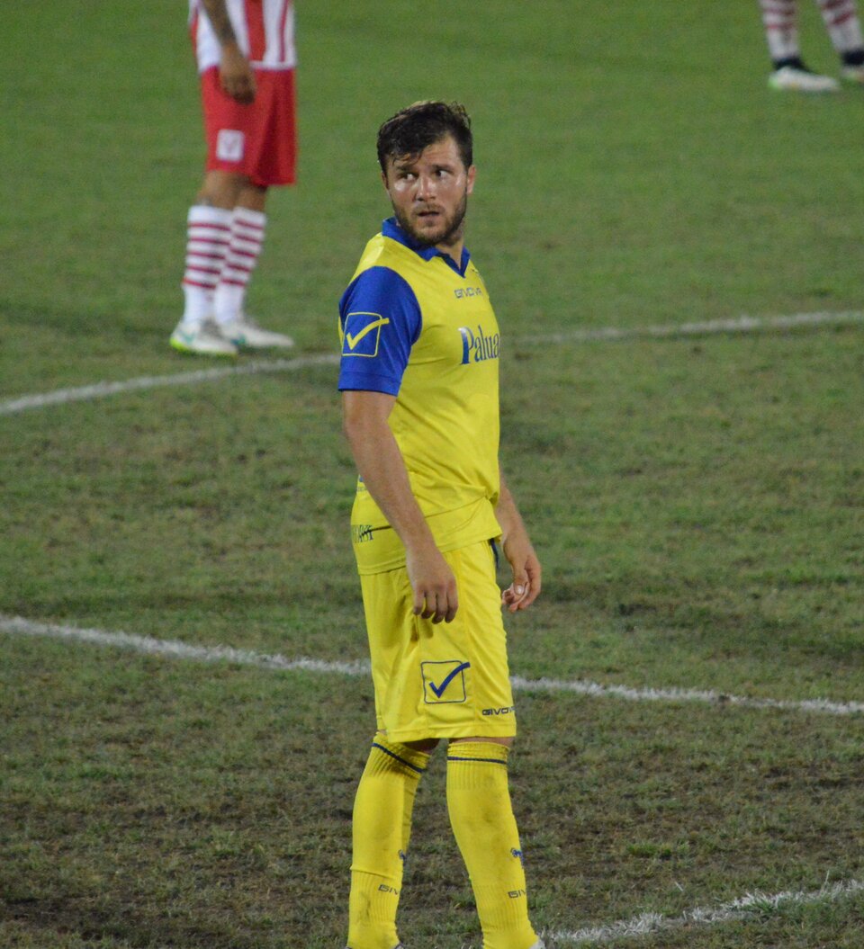Përparim Hetemaj jugando con el Chievo Verona en 2015