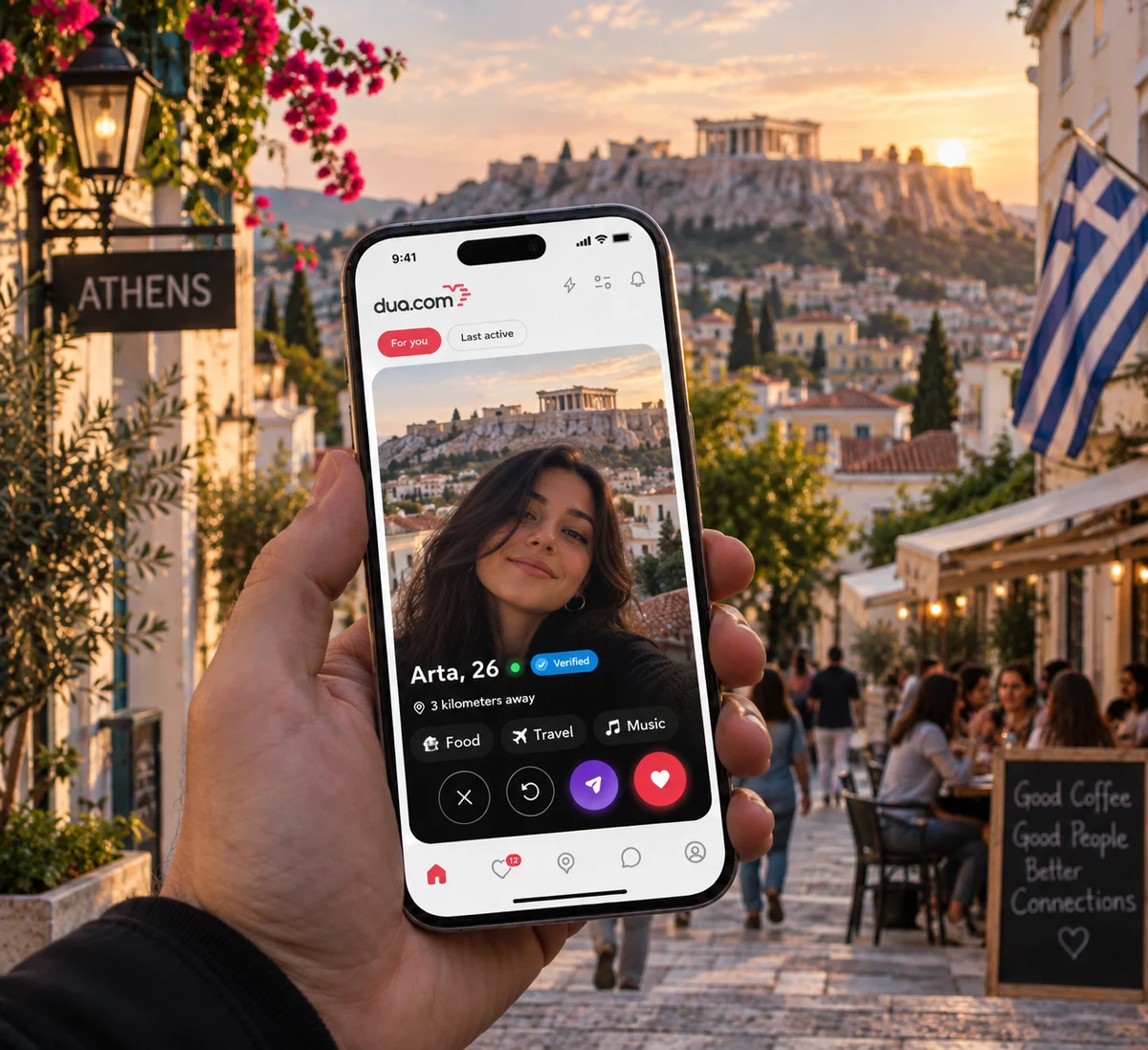 Illustrazione di uno smartphone con dua davanti a un panorama di Atene.