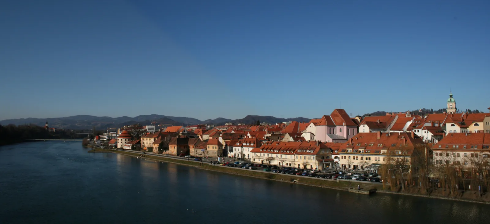Maribor et la Drave au quartier de Lent