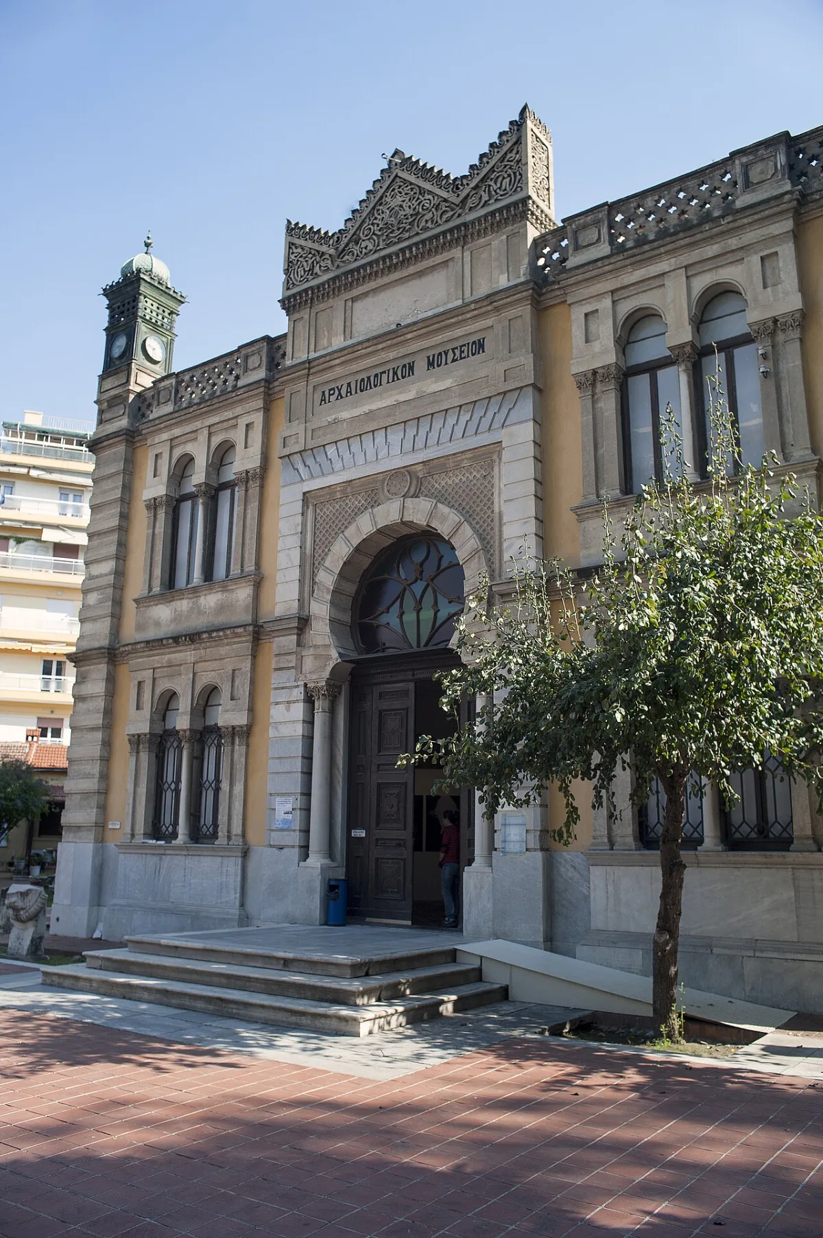 Yeni Tzami në Selanik, xhamia e vitit 1902 e periudhës osmane, sot hapësirë ekspozitash, e hapur për lutje myslimane në vitet 2024 dhe 2025