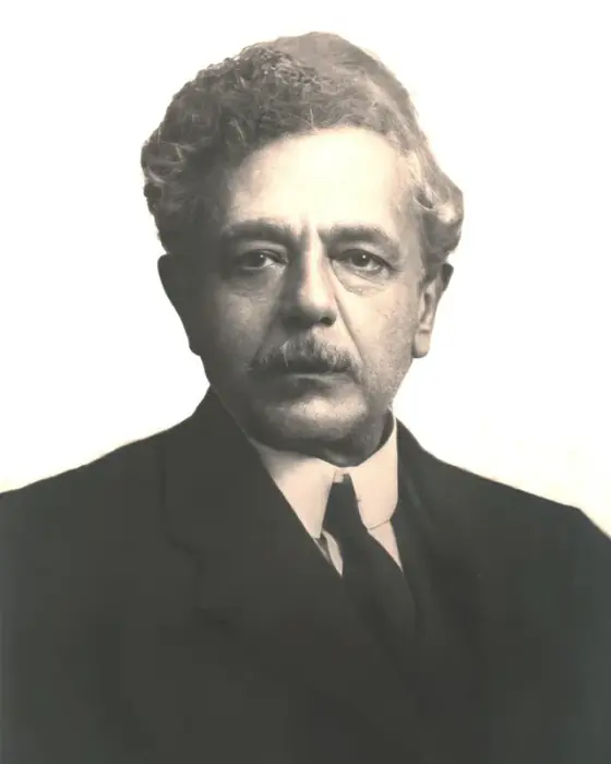 Porträtfotografie des Dichters Giuseppe Schirò